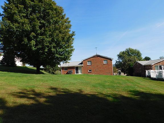 2nd image of 132 Franklin Dr