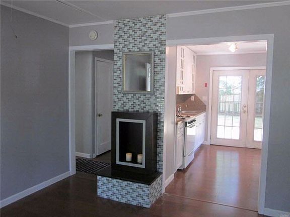 4th image of 21 Eckert St