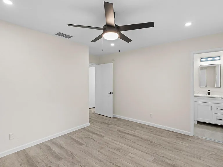 2508 Dovemeadow Dr — Photo 12