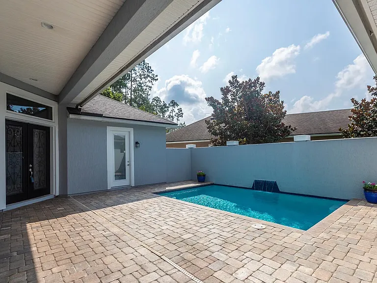 148 Woodcross Dr — Photo 5