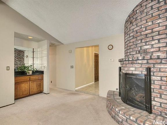 3rd image of 4455 Willowglen Way