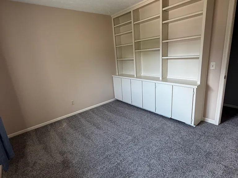 11317 Queens Dr — Photo 8
