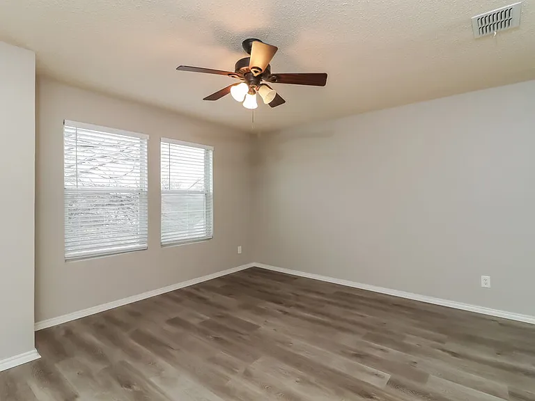 3951 Fox Run Dr — Photo 13