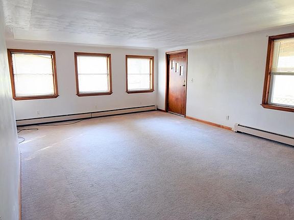 3rd image of 4584 Fitzgerald Ave