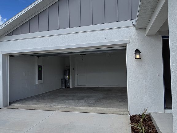 3rd image of 295 Artemis St