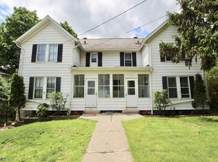 8 Clinton St, Newton, NJ 07860