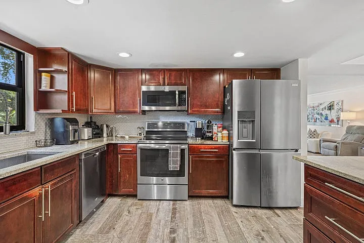 277 N Ocean Blvd — Photo 4