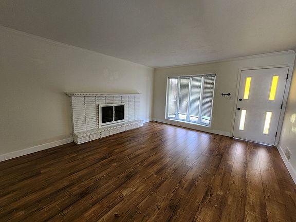 2nd image of 3694 S Bishop St