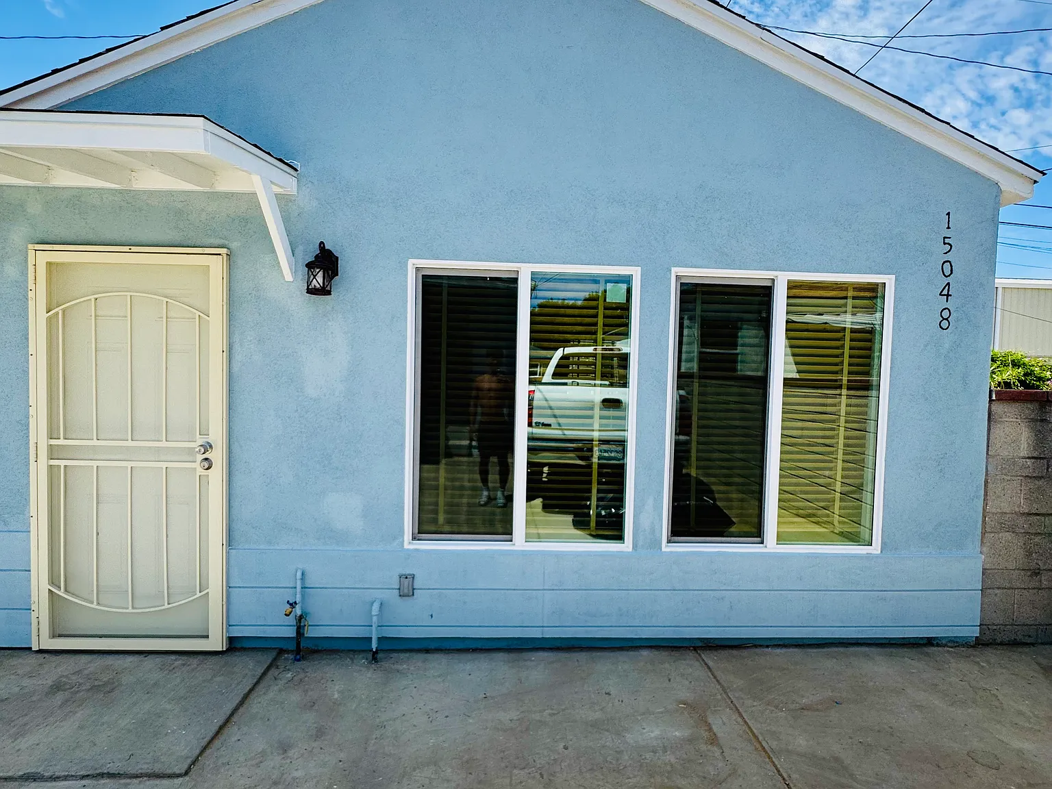 2 bed, 700 sqft, $2,700 — Photo 1