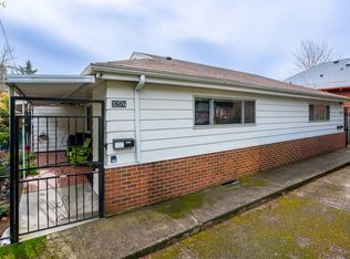 3272 SE Salmon St, Portland, OR