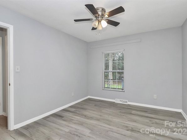 charlotte-north-carolina-299899443 picture