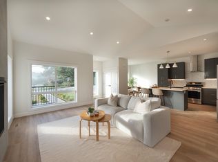 5416 Mills Rd, Sechelt, BC V7Z0M3