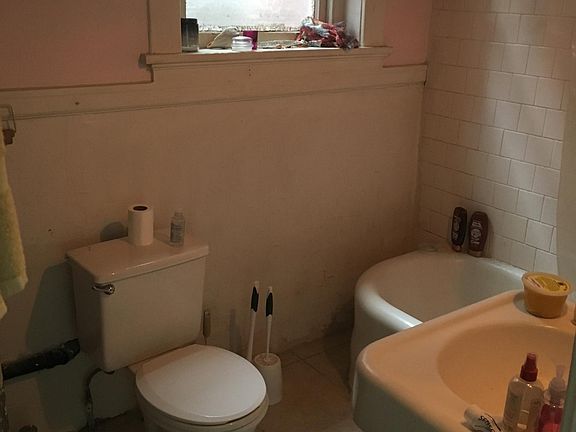 2nd image of 1624 Monument Ave APT 4