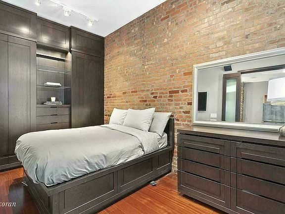 3rd image of 23 W 83rd Street 3r #3R