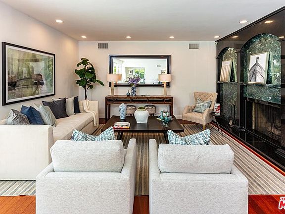 5th image of 835 Glenmere Way