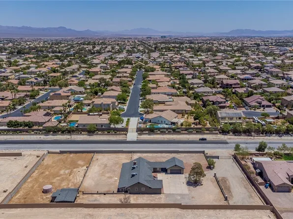 7425 N Torrey Pines Dr, Las Vegas, NV 89131