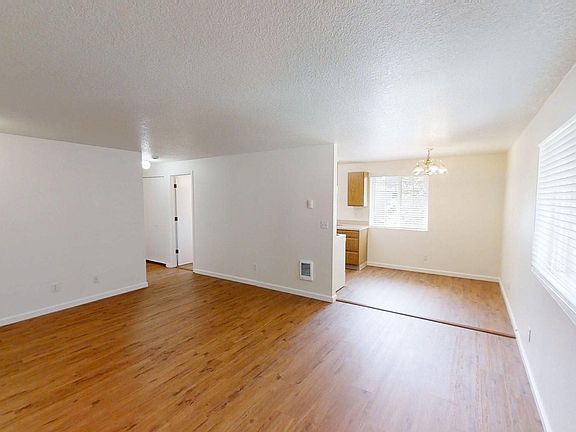 3rd image of 618 NE 93rd Ave #Her618-b