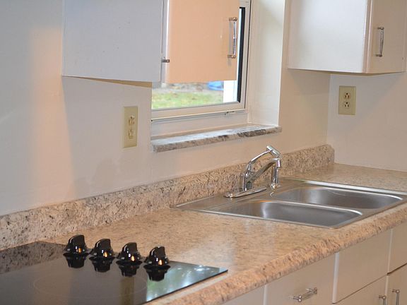 3rd image of 124 SE Naranja Avenue