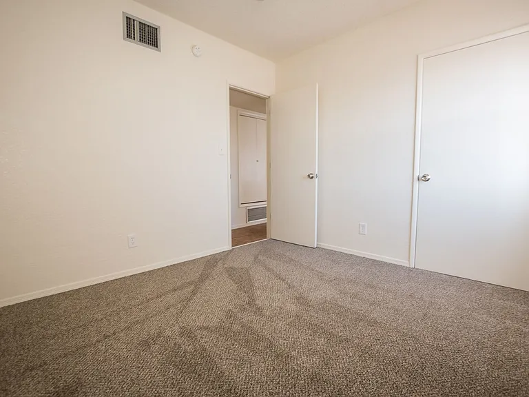 100 Terra Dr — Photo 25
