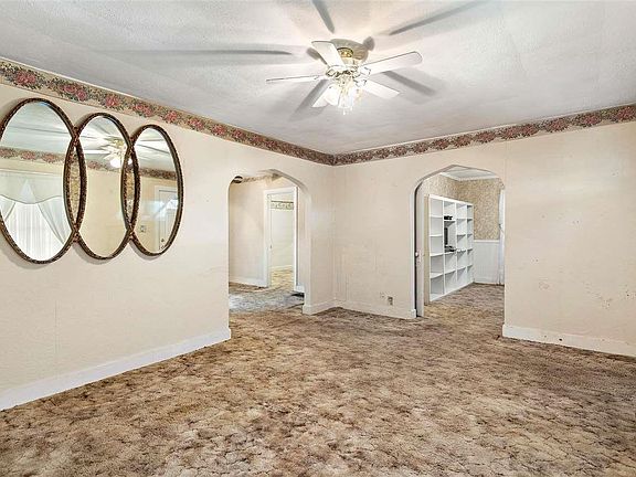 5th image of 3214 N Elm St
