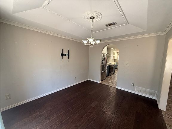 5th image of 2809 Sarah Dr
