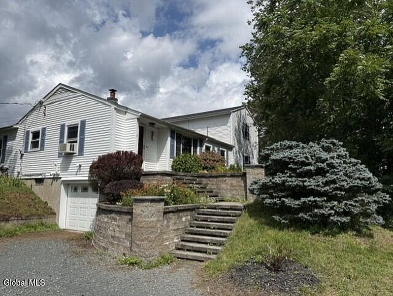3rd image of 9 Grandview Drive