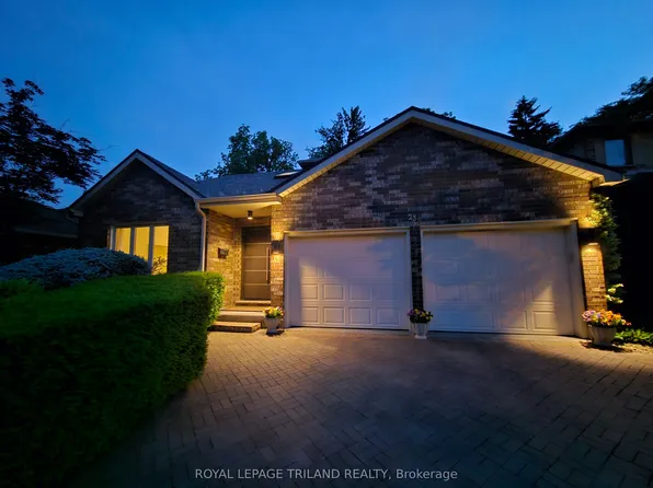 230 Saint Bees Close, London, ON N6G 4M4