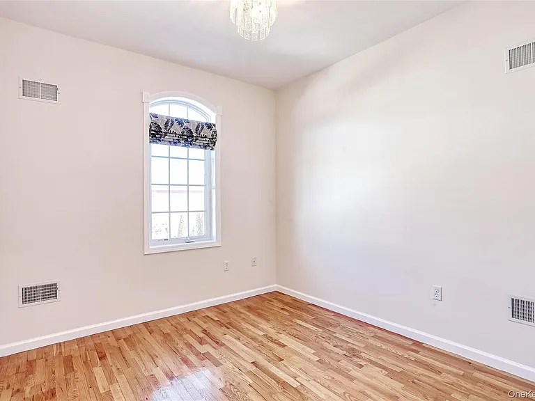 80 Alexander Ct — Photo 24