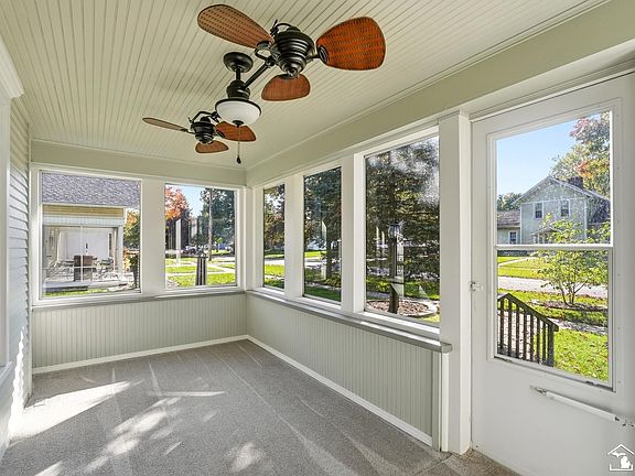 4th image of 68 W Elm St