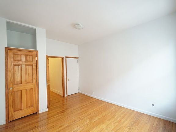 4th image of 388 17th St #2R