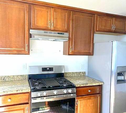 3rd image of 1735 Peyton Ave #237