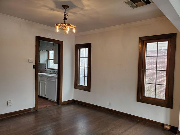 3rd image of 256 E Herbert Ave