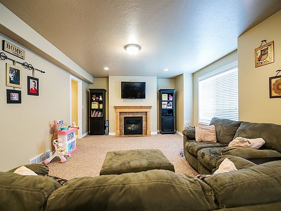 3rd image of 5079 N Fox Hollow Way
