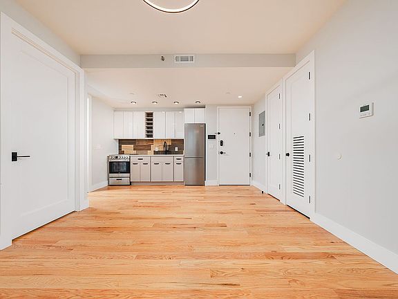 4th image of 2112 Avenue P #106