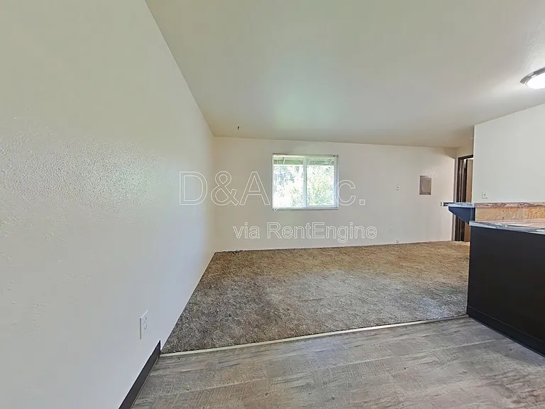 1969 NW Grant Ave #2 — Photo 2