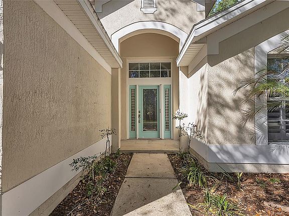 2nd image of 32 SHINNECOCK DRIVE