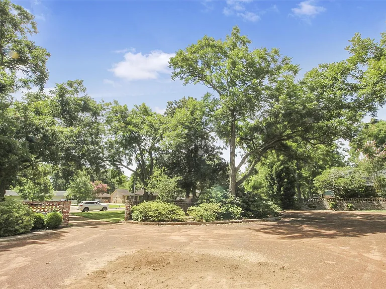 536 Oak Dr — Photo 40