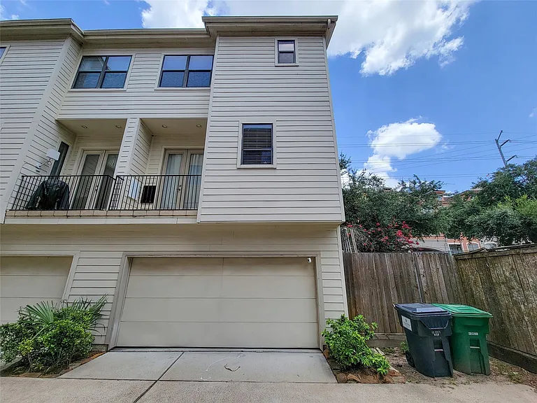 403 Jackson Hill St — Photo 3