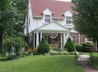 215 Hathaway Ln, Havertown, PA 19083