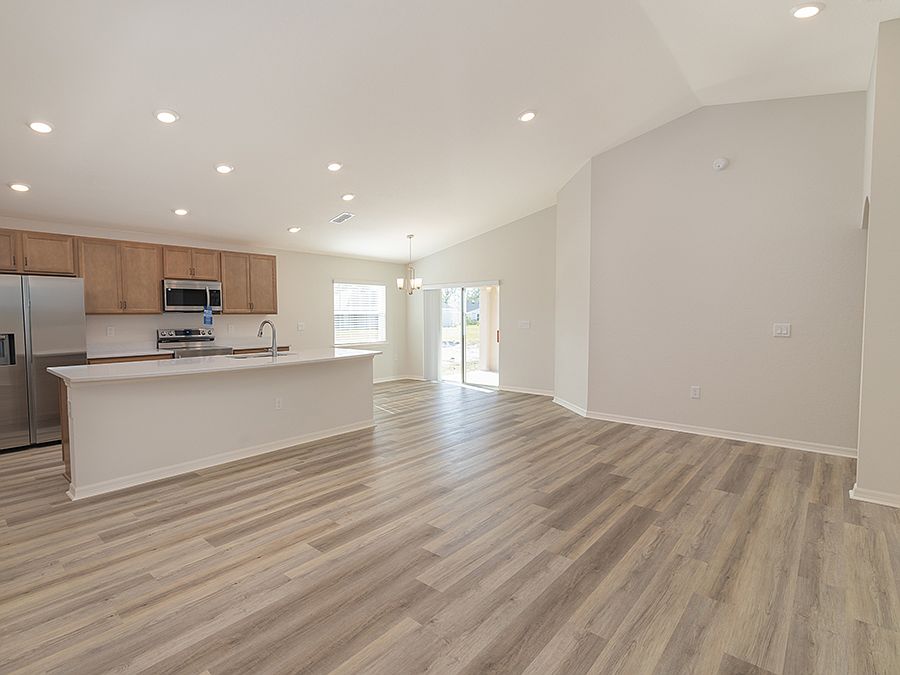Move-in ready 3-bedroom home for sale in Davenport, FL!