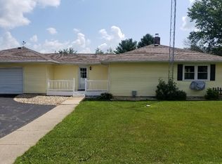 27068 Quinn Rd, Sterling, IL 61081