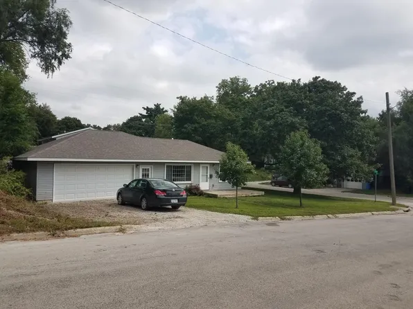 805 4th St, Nevada, IA 50201