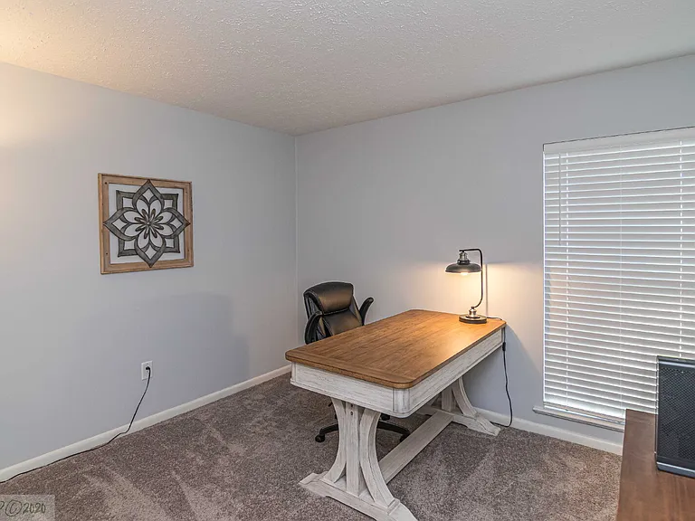 101 E Lockhaven Dr #C — Photo 22