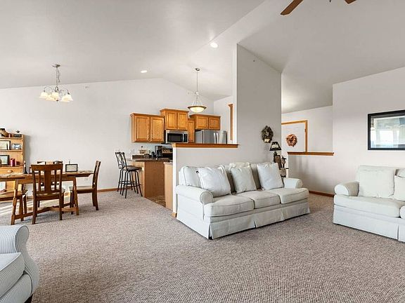 3rd image of 3265 White Tail Ln