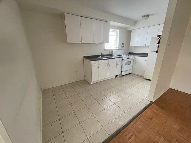 1st image of 1972 Goodnaw St Floor 1
