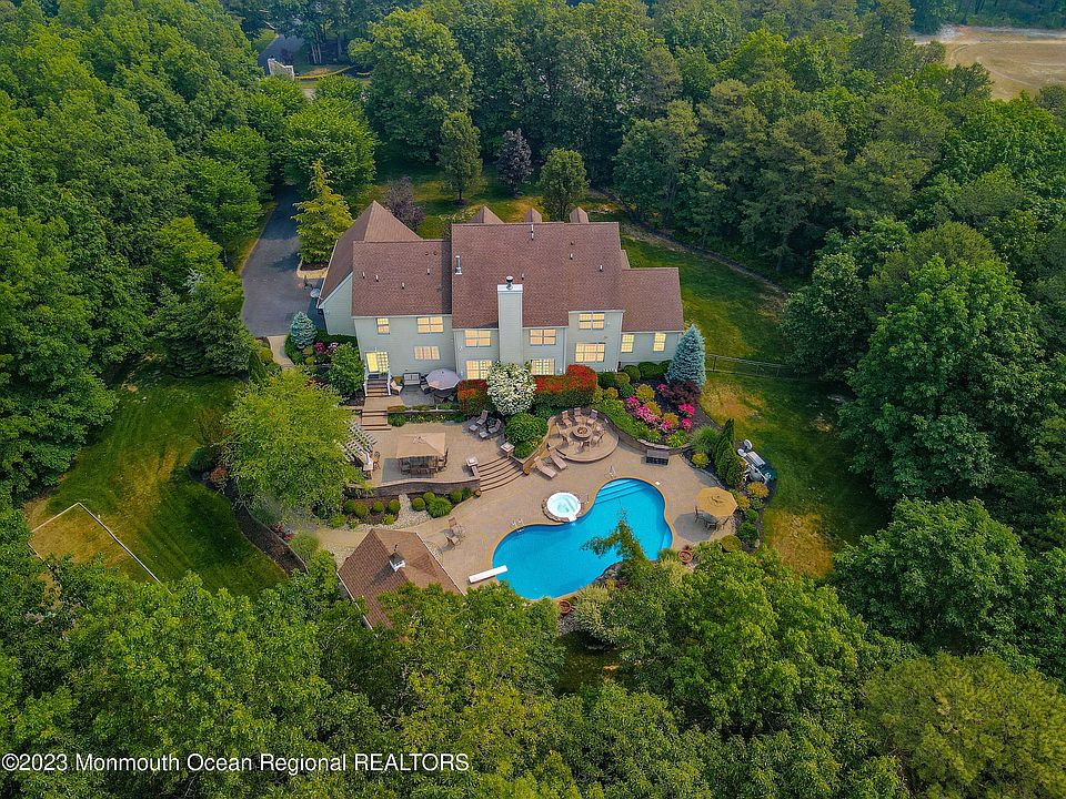 16 Winding Woods Way, Freehold, NJ 07728 Zillow