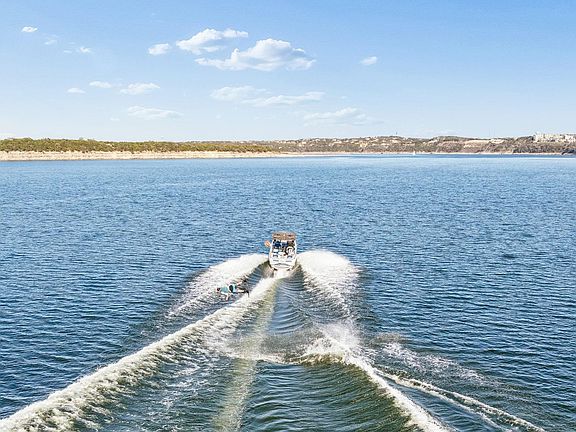 3rd image of 1521 Chipmunk Road