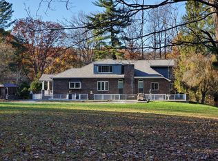 28 Fredericks Dr, Oak Hill, WV 25901