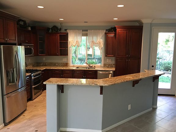 4th image of 3142 W Canyon Ave