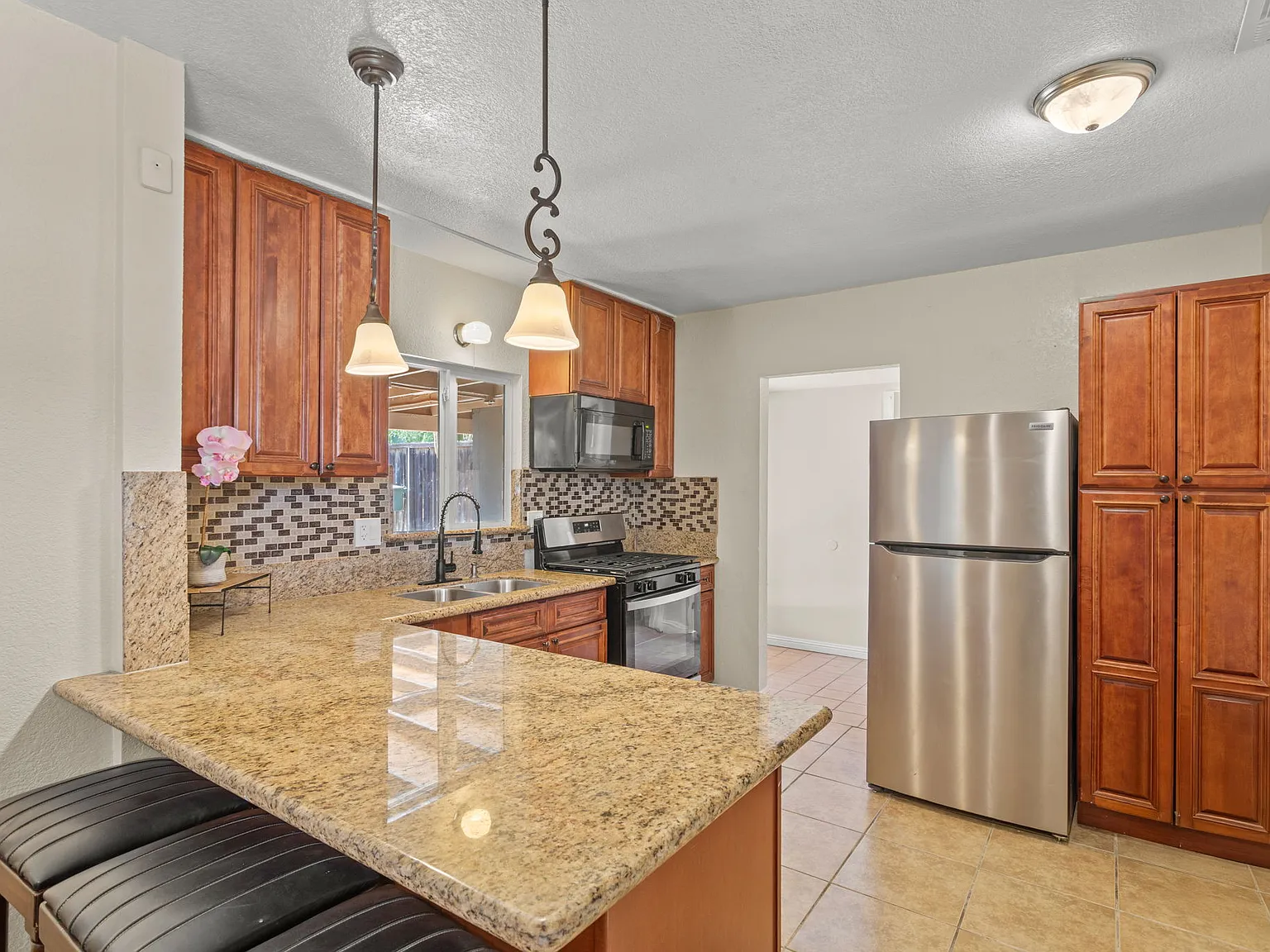 Kendall Dr, San Bernardino — Photo 2